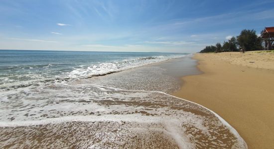 Batu Buruk Beach