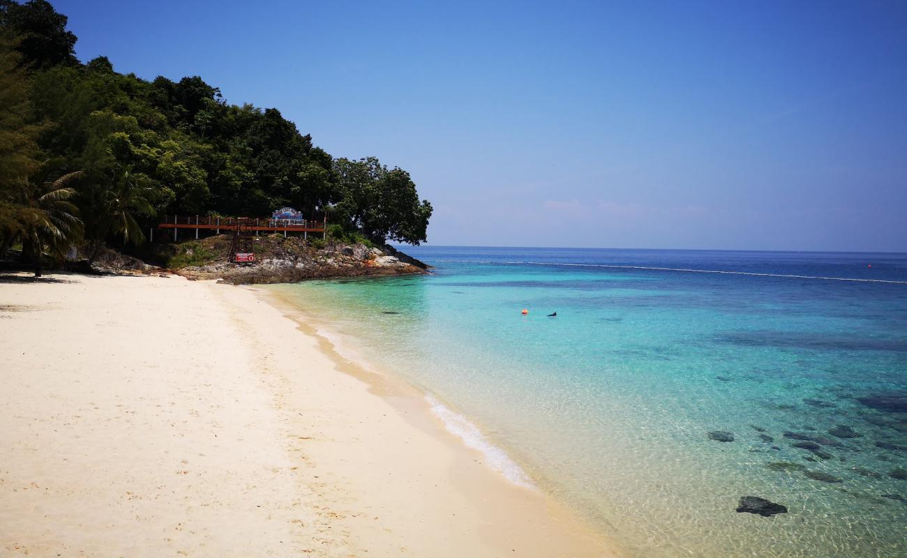 Foto de Chagar Hutang Beach con arena brillante superficie