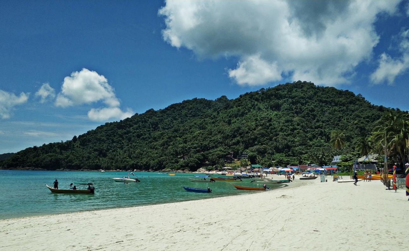 Foto de Pasir Panjang Beach con brillante arena fina superficie