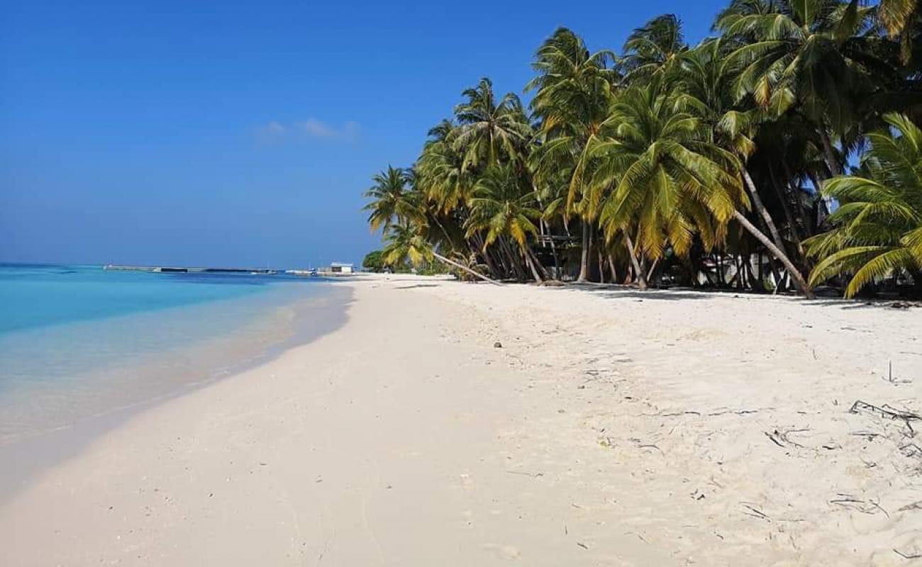 Foto de Raagondi Beach con arena fina blanca superficie