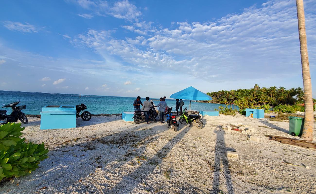 Foto de Magoodhoo Beach II con arena brillante superficie