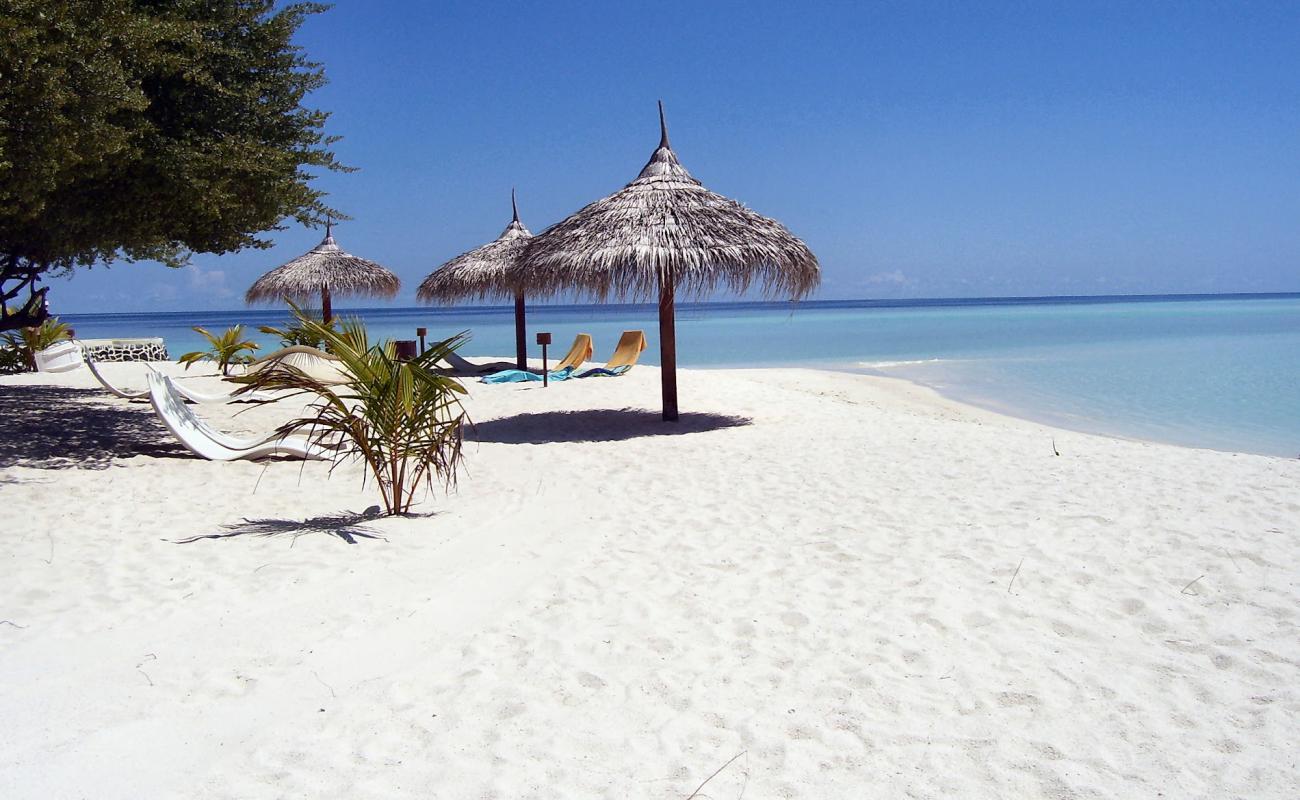 Foto de Playa Di Alberto con arena fina blanca superficie