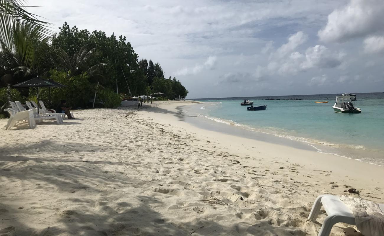 Foto de Thulusdhoo beach con arena blanca superficie