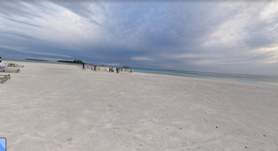 Medhaadihuraa Beach