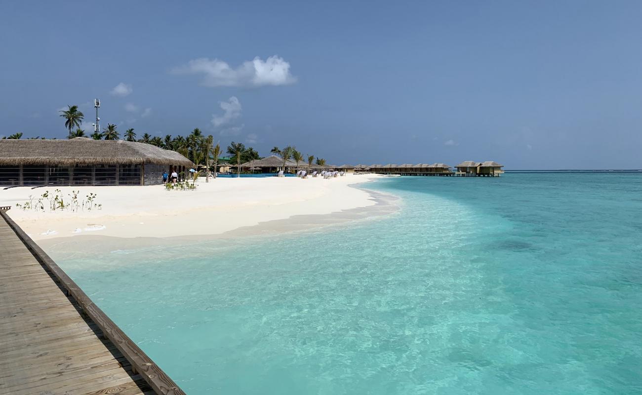 Foto de Playa Uthurumaafaru con arena fina blanca superficie