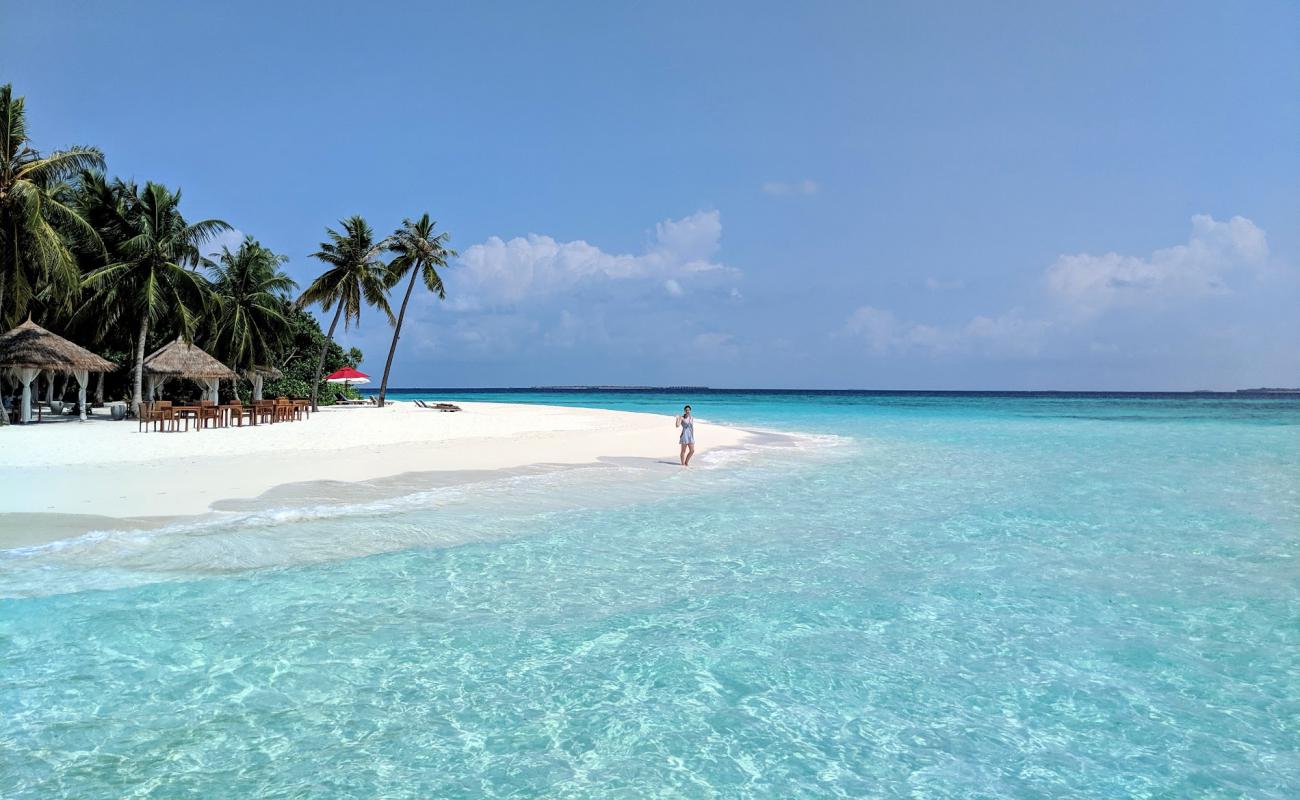 Foto de Playa de la Isla Filaidhoo con arena brillante superficie