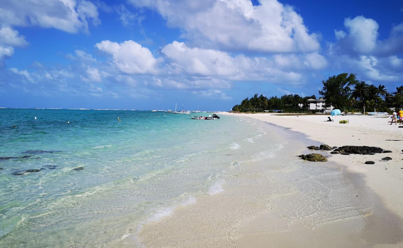 Foto de Playa de Pointe d'Esny con arena blanca superficie