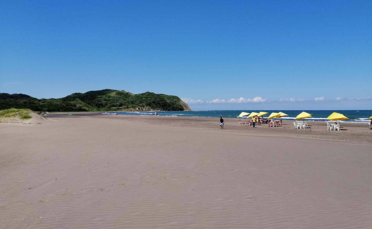 Foto de Playa La Mancha con arena brillante superficie