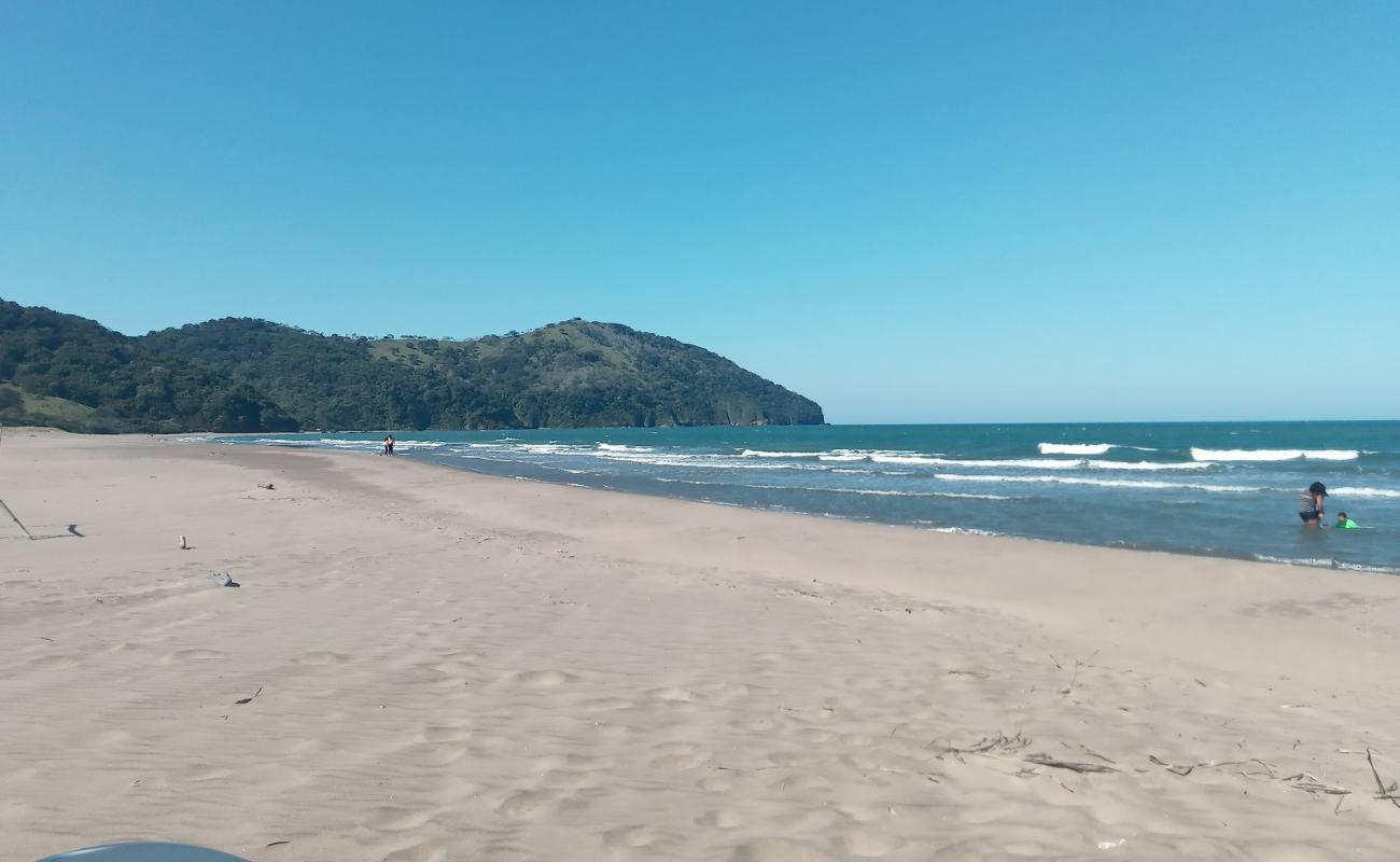 Foto de Playa Fantasma con arena brillante superficie