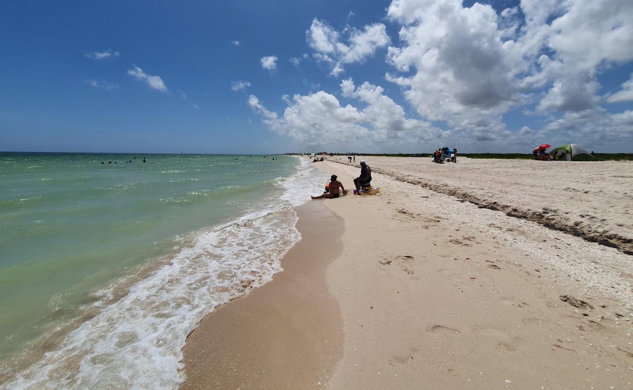 Foto de Playa Puerto Abrigo con arena brillante superficie