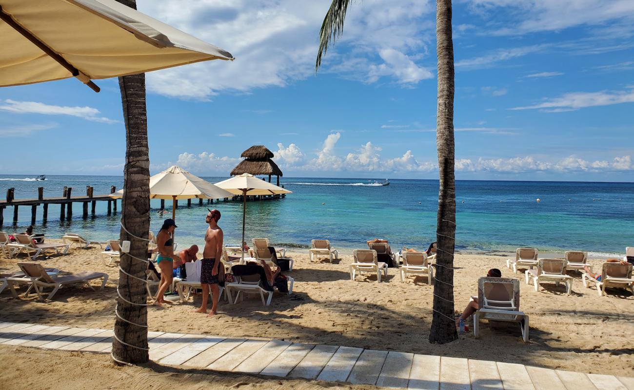 Foto de Playa paradise Cozumel con brillante arena fina superficie