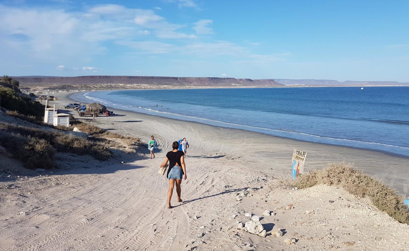 Foto de San Juanico Beach con arena oscura superficie