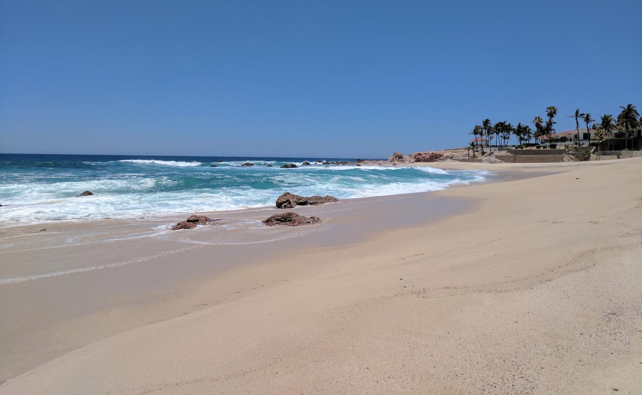 Foto de Playa Punta Bella II con brillante arena fina superficie