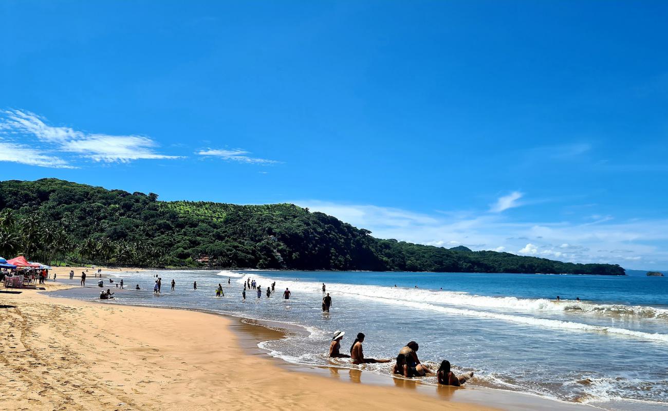 Foto de Playa Chacala con arena brillante superficie