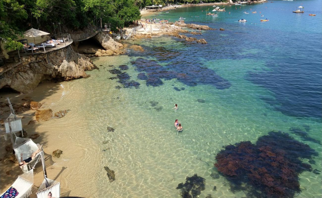 Foto de Caletas beach con arena brillante superficie