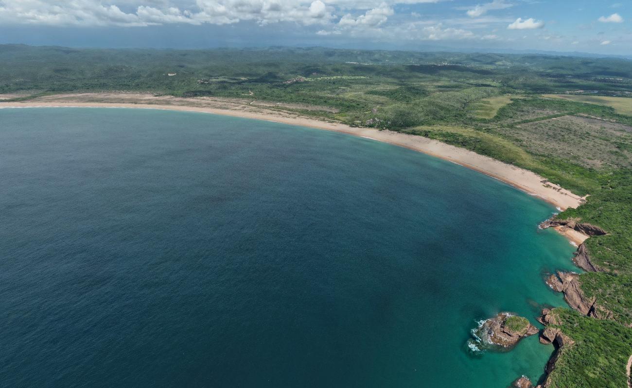 Foto de Carey beach III con agua cristalina superficie