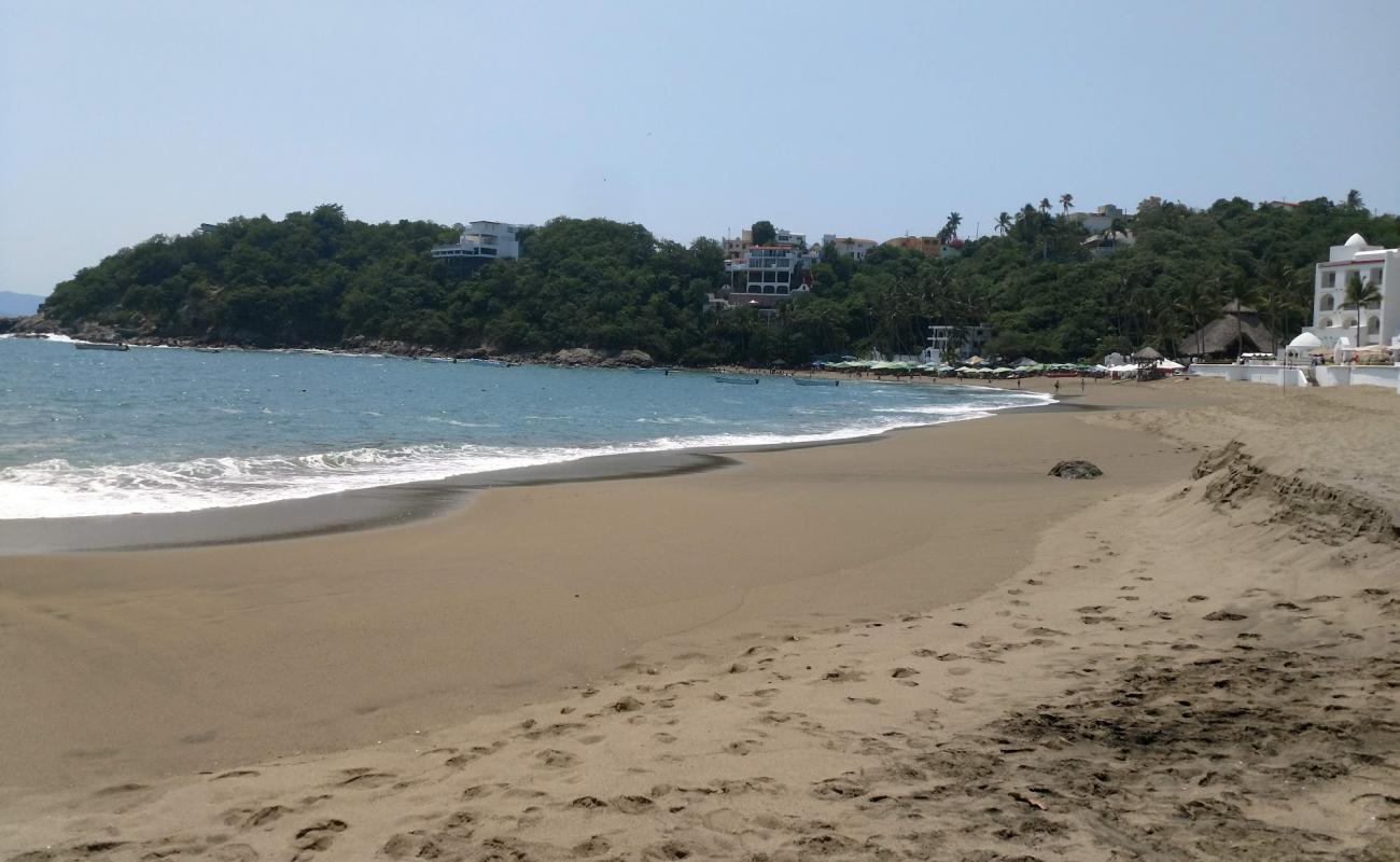 Foto de Playa la Audiencia con arena oscura superficie