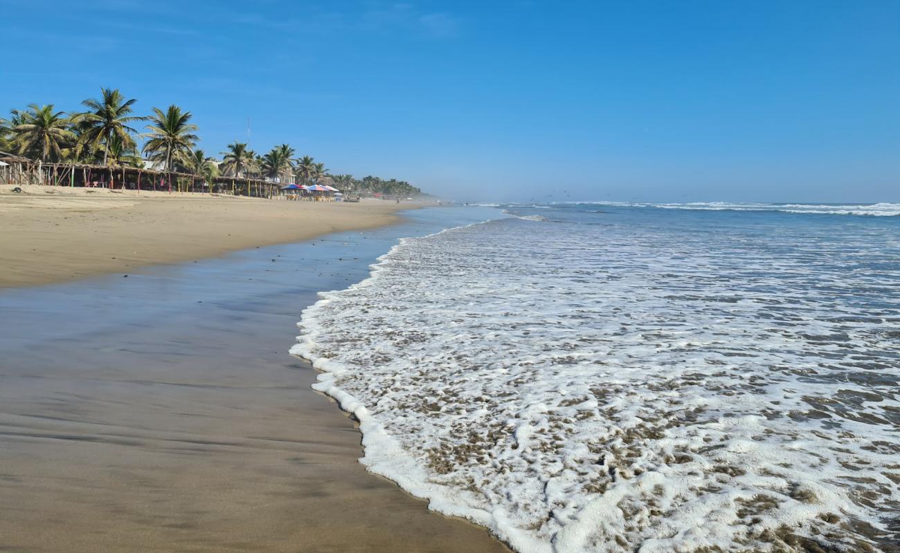 Foto de Playa Azul michoacan con arena oscura superficie