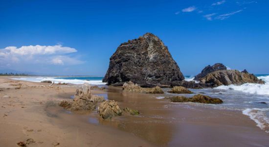 Playa Piedra De Tlacoyunqe