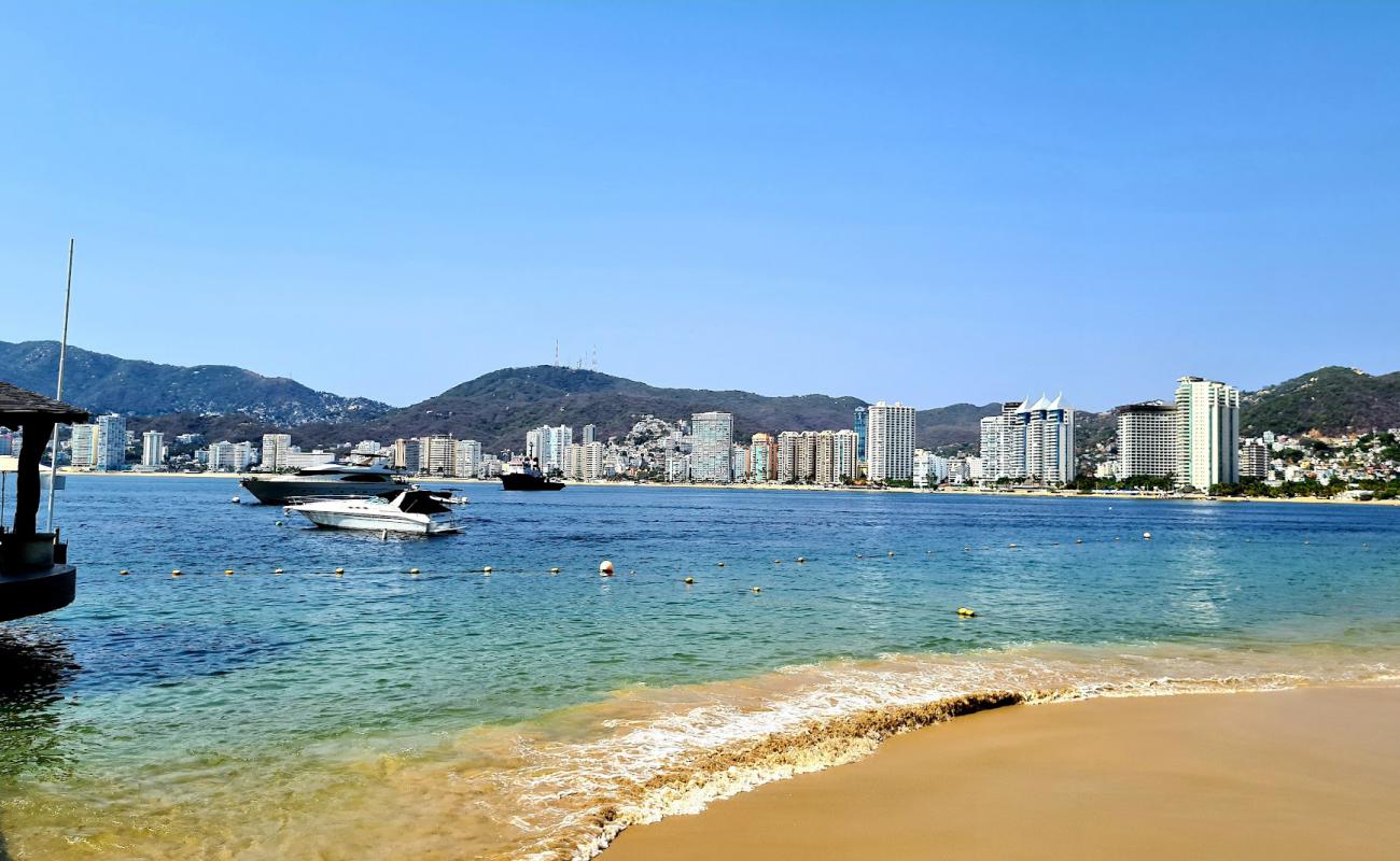 Foto de Playa del Secreto con arena brillante superficie