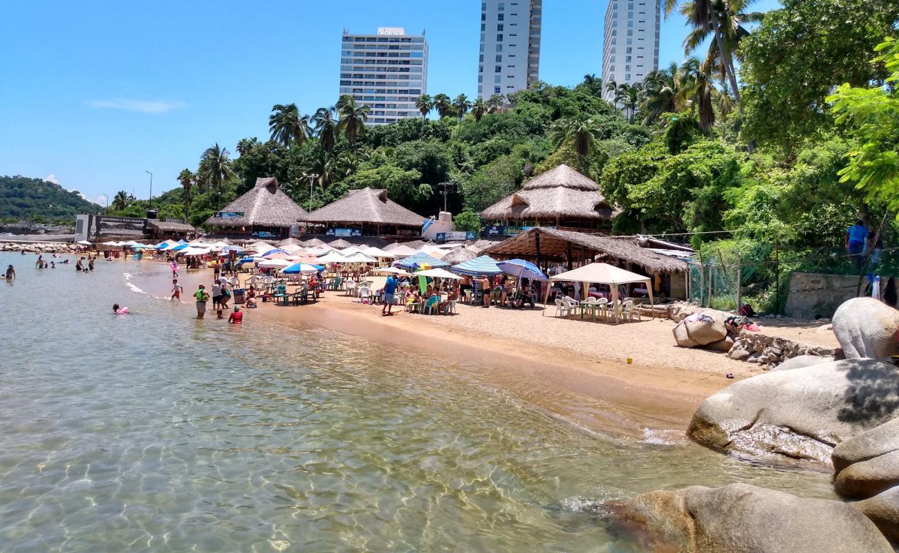 Foto de Playa Majahua con guijarro fino claro superficie