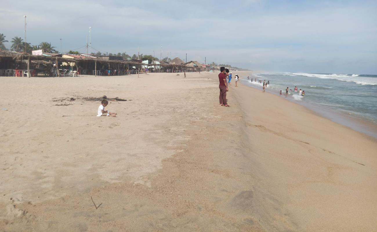 Foto de Playa Las Ramaditas con arena brillante superficie