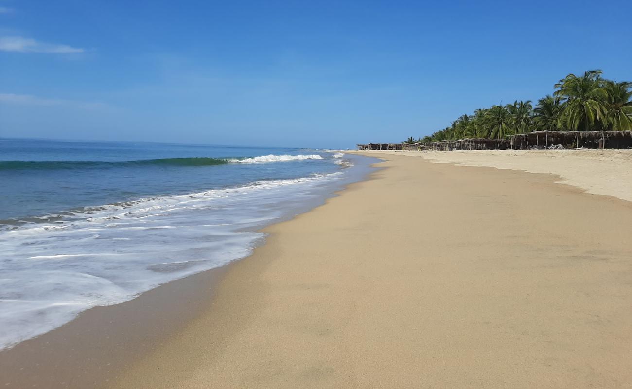 Foto de Playa La Bocana con arena brillante superficie