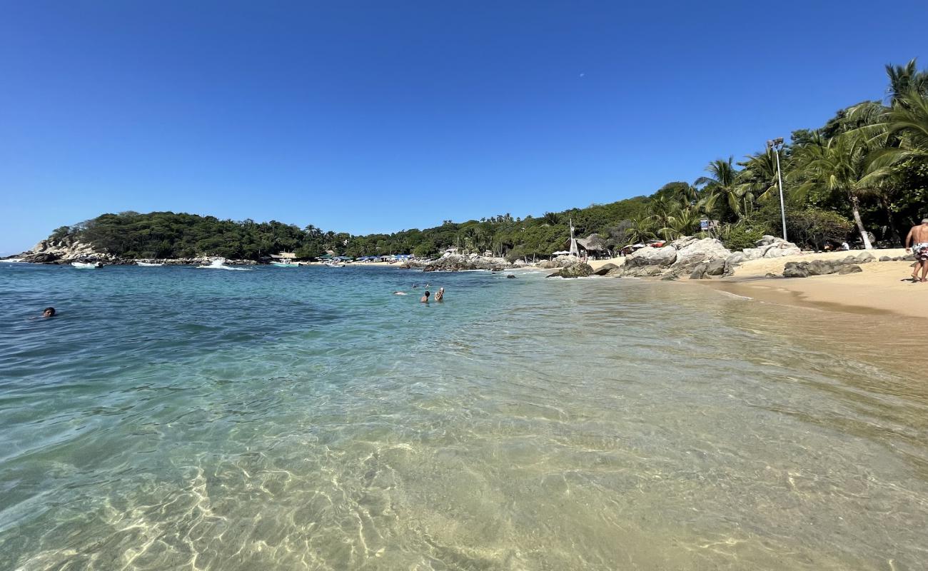 Foto de Playa Manzanillo con brillante arena fina superficie