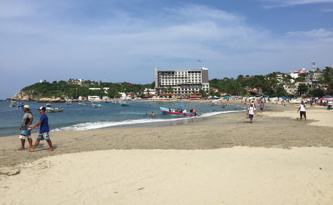 Foto de Playa Puerto Escondido con brillante arena fina superficie