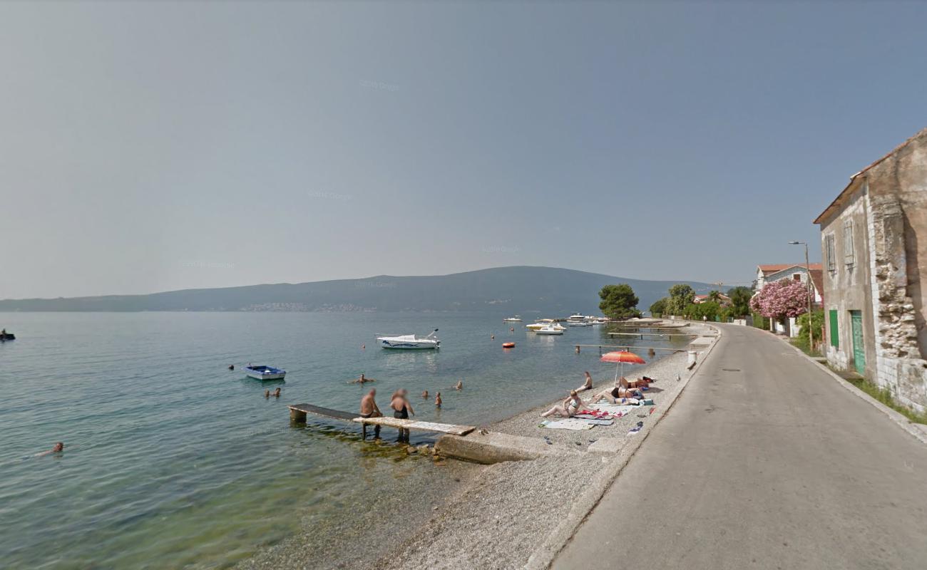 Foto de Herceg Novi beach II con agua turquesa superficie