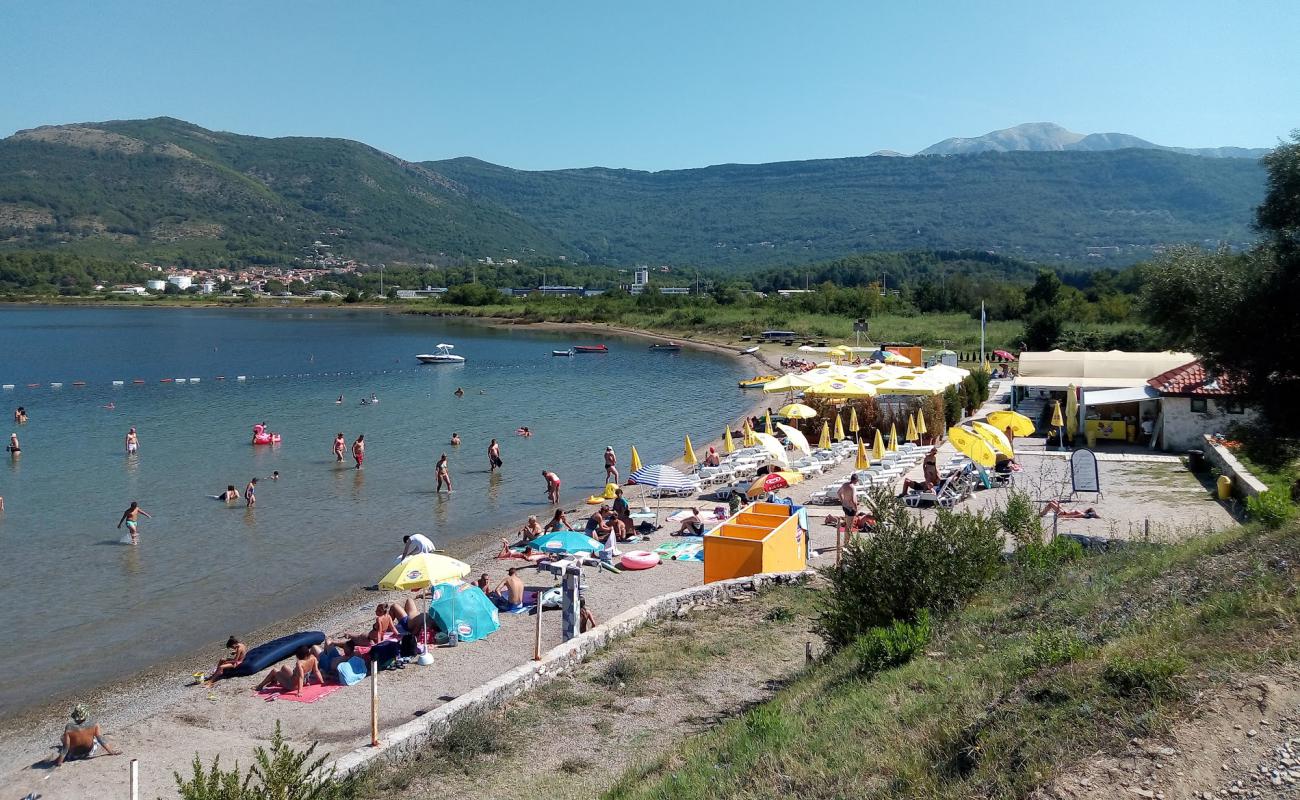 Foto de Kalardovo beach con guijarro fino claro superficie