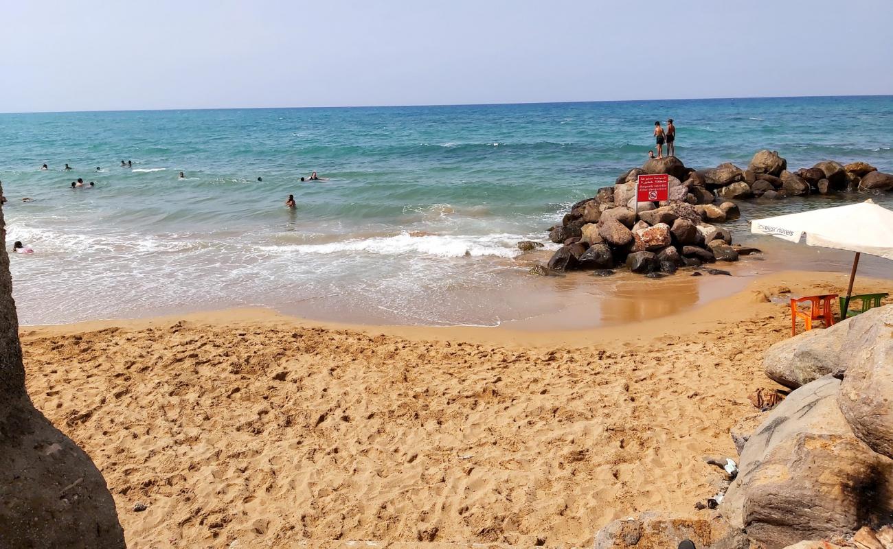 Foto de Plage D'Arekmane con arena fina oscura superficie