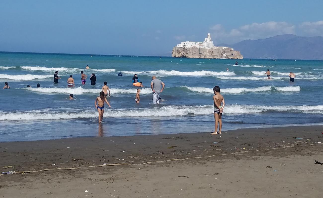 Foto de Plage Sfiha con arena oscura superficie