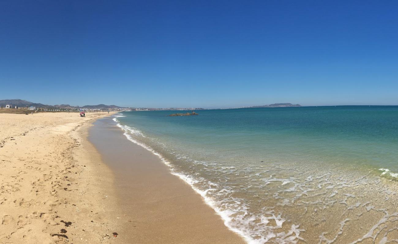 Foto de Plage Riffiine con arena brillante superficie