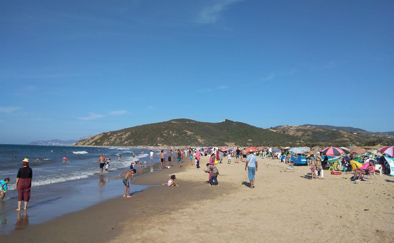 Foto de Plage Oued Alian con brillante arena fina superficie