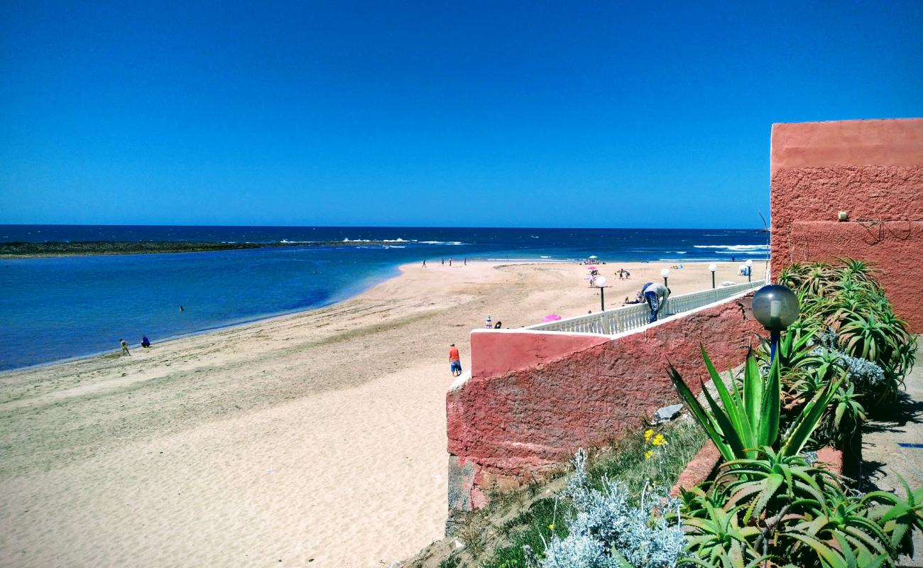 Foto de Plage Kasbah con arena gris superficie