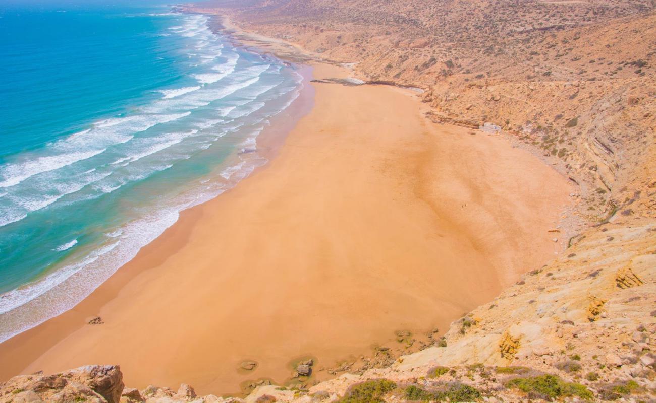 Foto de Plage amllal imouzal con brillante arena fina superficie