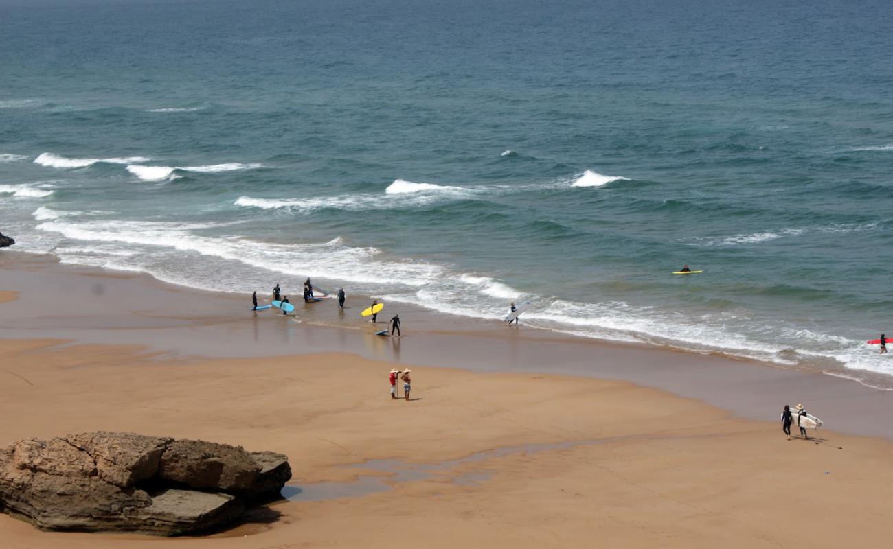 Foto de Playa de Essaouira con arena brillante superficie