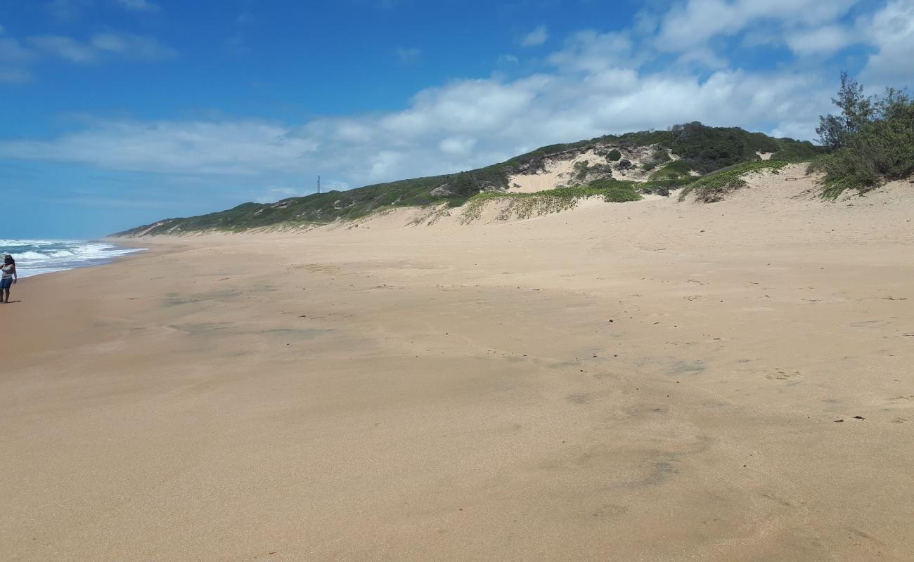 Foto de Praia de Chidenguele con arena brillante superficie