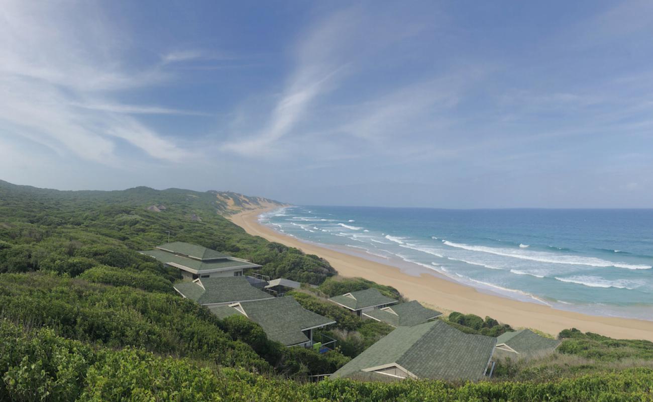 Foto de Santa Maria Beach con arena brillante superficie