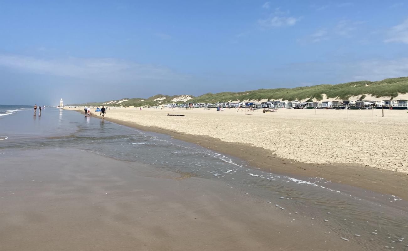 Foto de Egmond aan Zee con arena brillante superficie