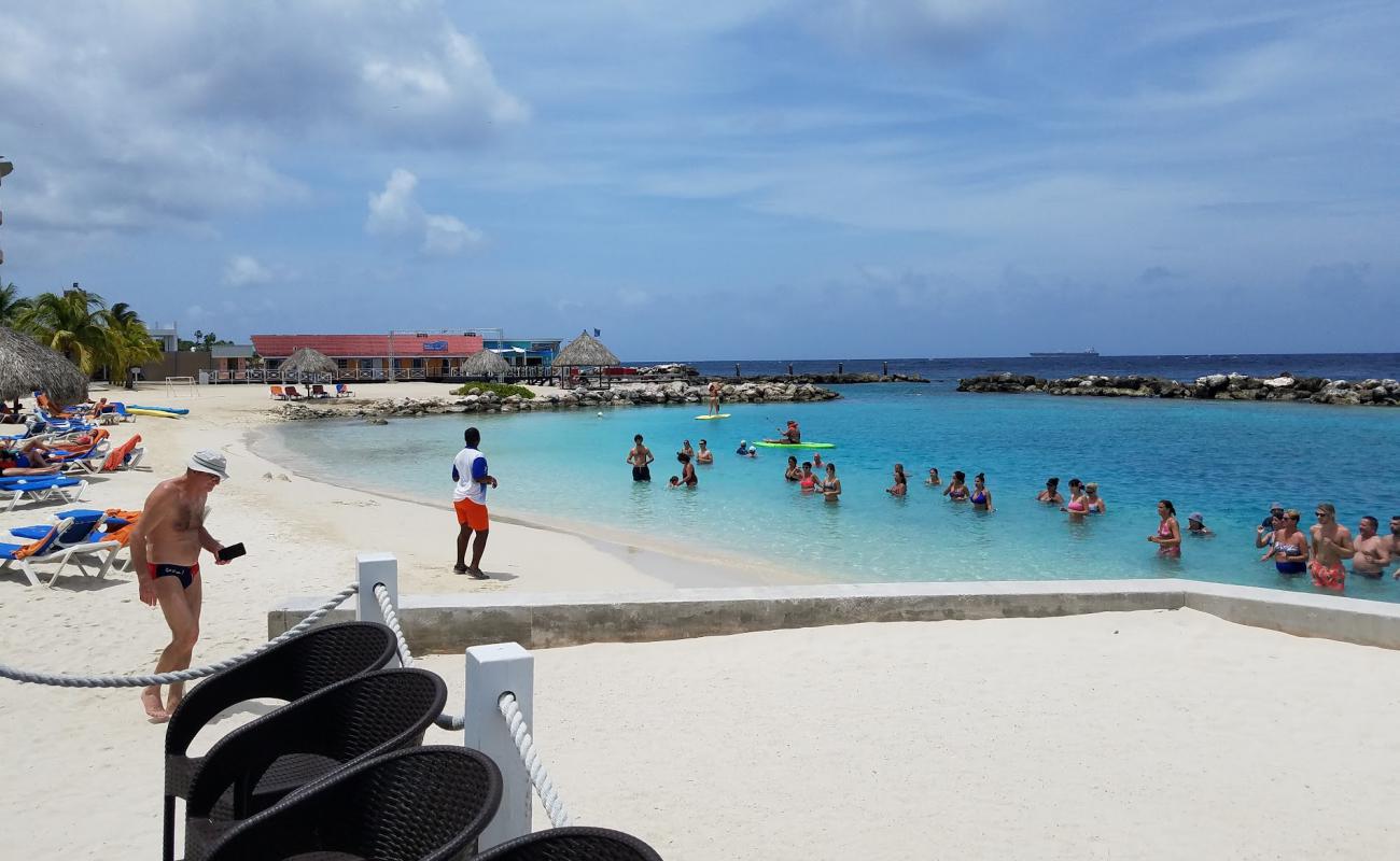 Foto de Sunscape Curacao con brillante arena fina superficie