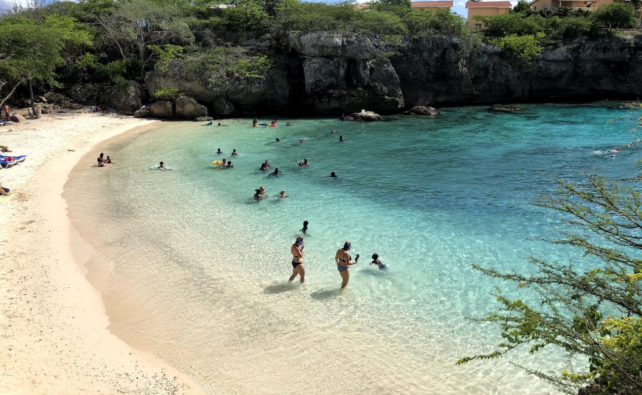 Foto de Playa Lagun con arena brillante superficie