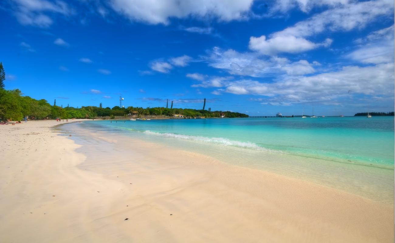 Foto de Playa Kuto con arena fina blanca superficie