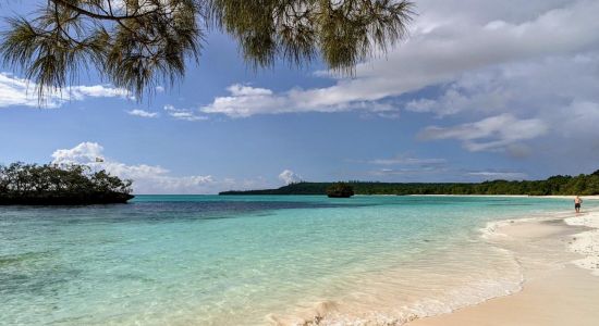 Luengoni Beach