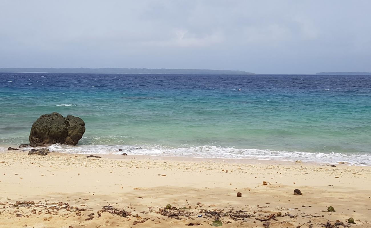 Foto de Espiritu Santo Beach con arena brillante superficie