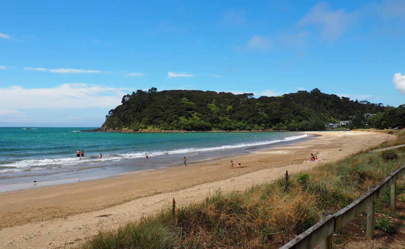 Foto de Taipa Beach con arena de concha brillante superficie