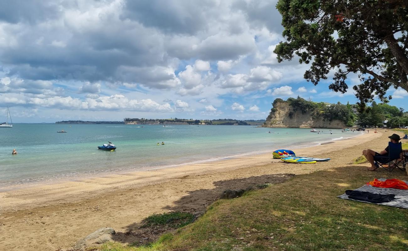 Foto de Arkles Bay Beach con arena brillante superficie