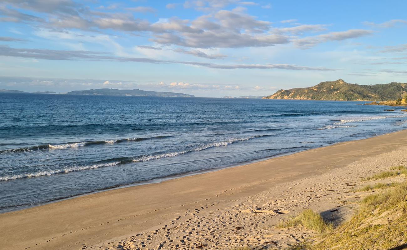 Foto de Rings Beach con arena brillante superficie