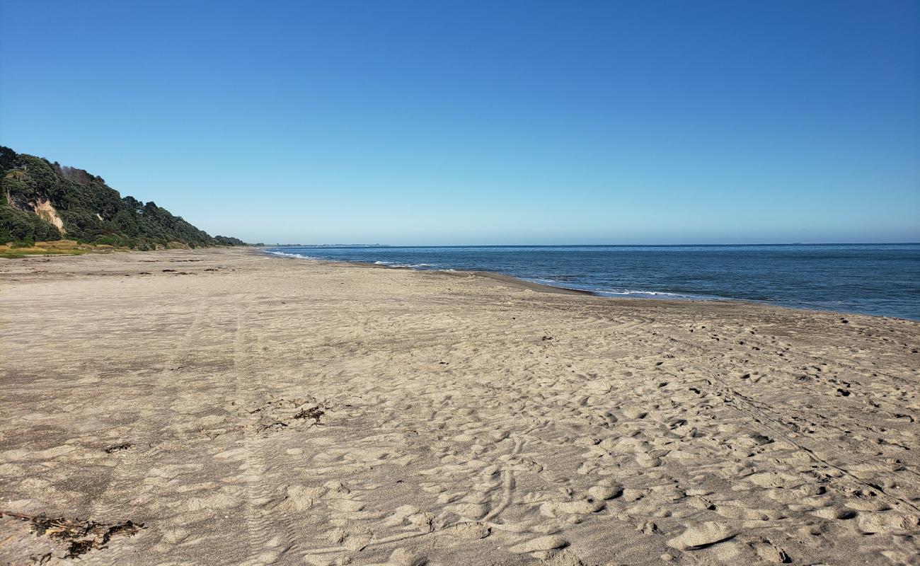 Foto de Pikowai Beach con arena brillante superficie